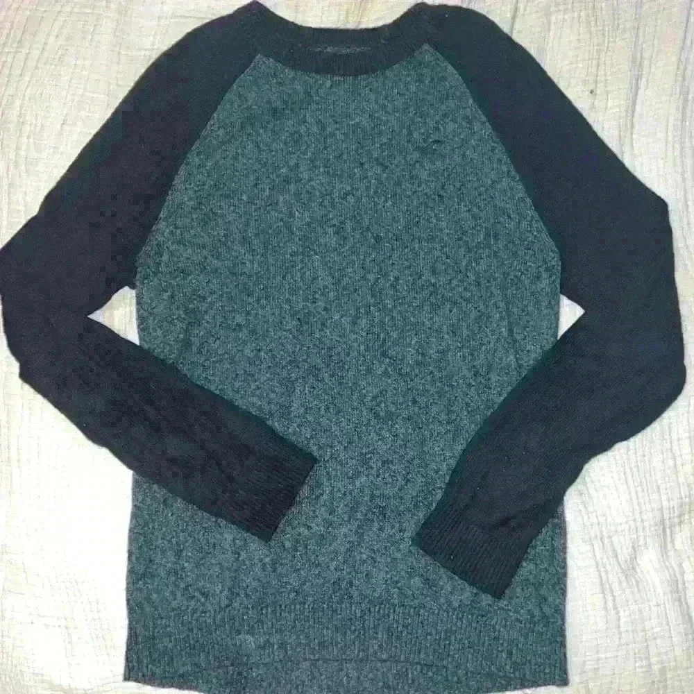 Hollister Men’s Knit Sweater